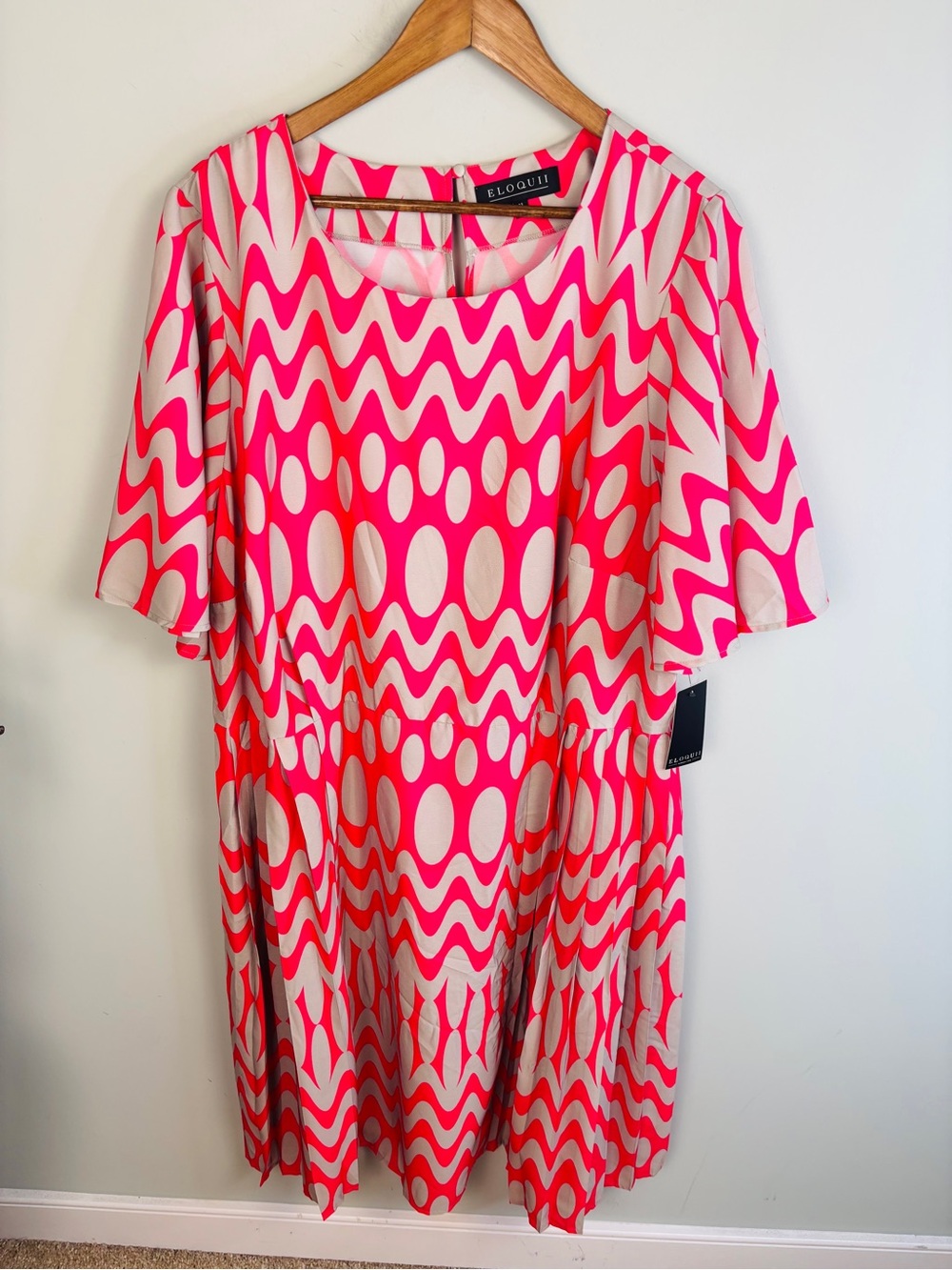Eloquii Flutter Sleeve Side Pleat Dress NWT Size 24 - Picture 2 of 4